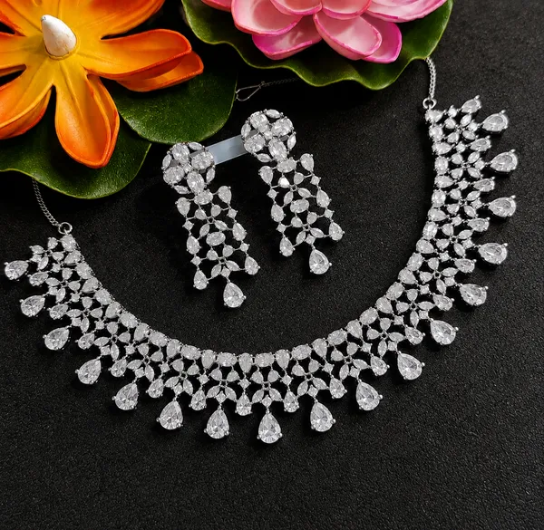 Silver_Clear_Brass_Crystal_Leaf_Necklace_And_Earrings_Set_For_Women