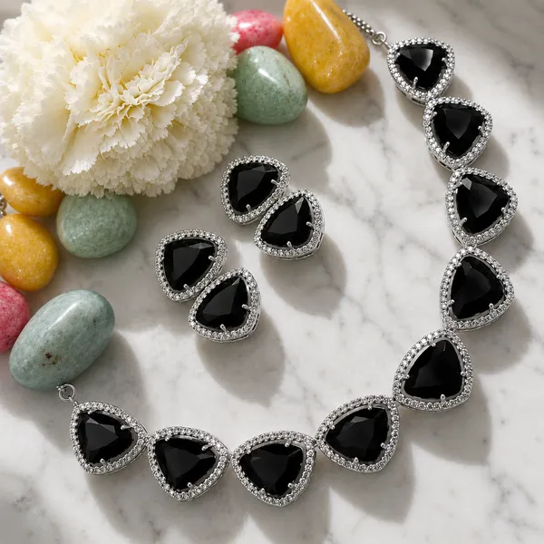 Black_Brass_Triangular_Stone_Necklace_Set_For_Women