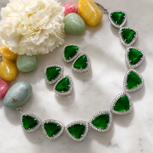 Green_Brass_Triangular_Faceted_Stone_Necklace_Set_For_Women