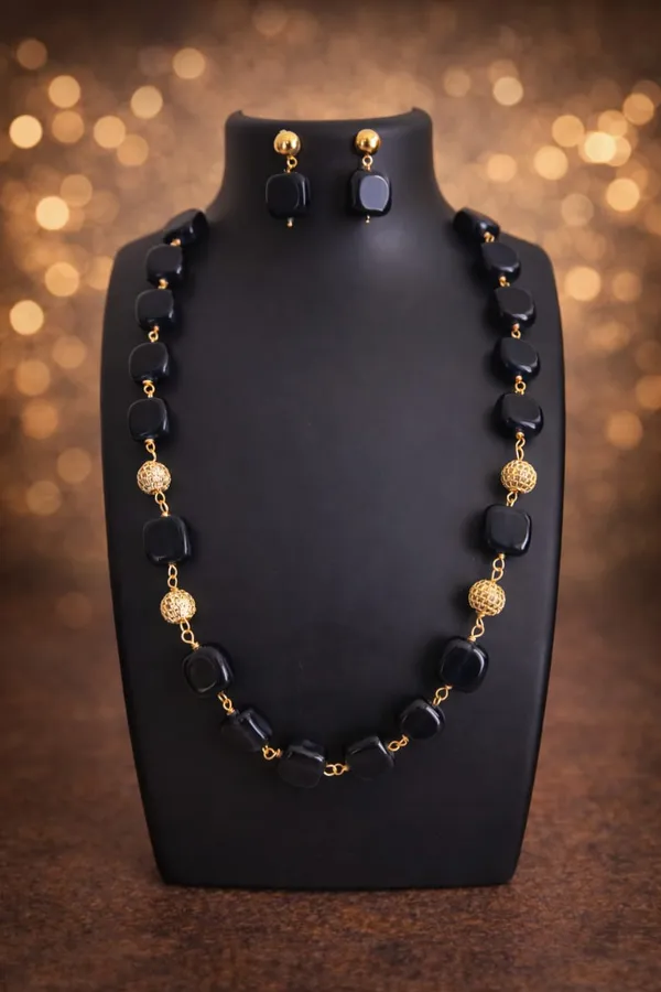 Golden_Onyx_Agate_&_Ad_Ball_Necklace_Set_For_Women