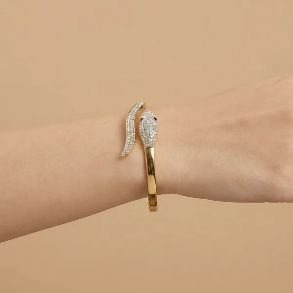 Golden_Classic_Snake_Bracelet_For_Women