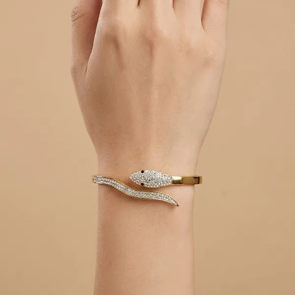 Golden_Classic_Snake_Bracelet_For_Women