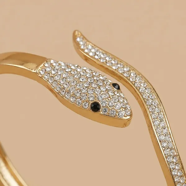 Golden_Classic_Snake_Bracelet_For_Women