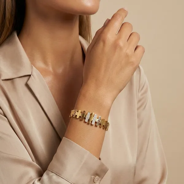 Golden_Regal_Spark_Bracelet_For_Women