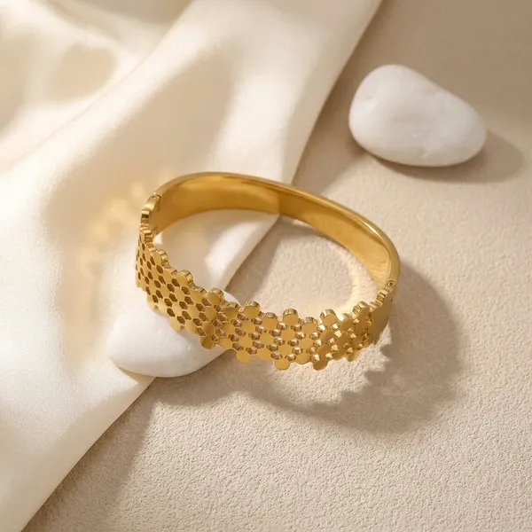 Golden_Honeycomb_Bracelet_For_Women