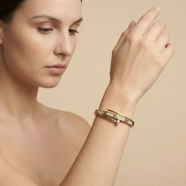 Golden_Crystal_Nail_Bracelet_For_Women