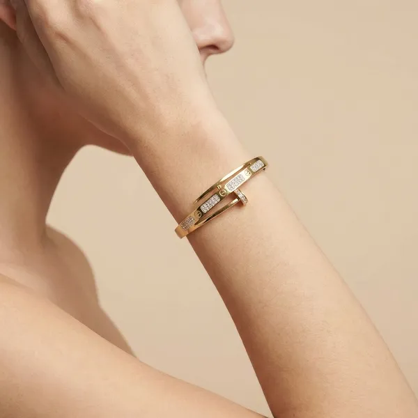 Golden_Crystal_Nail_Bracelet_For_Women