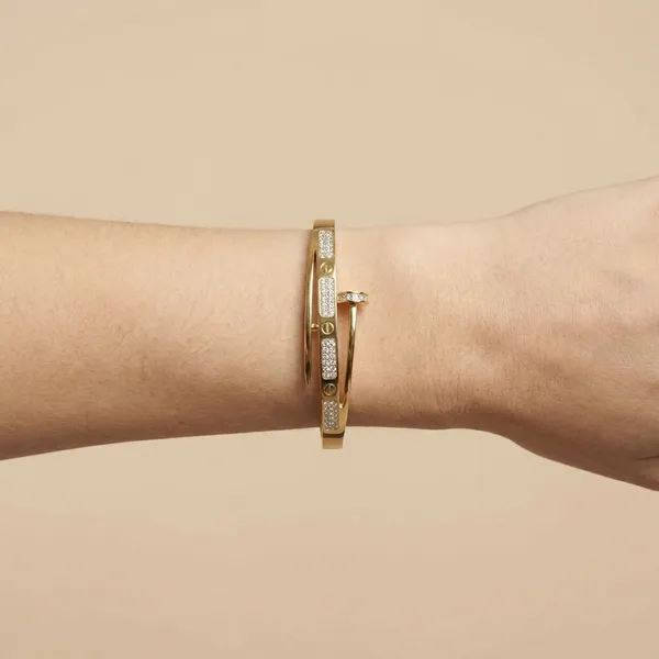 Golden_Crystal_Nail_Bracelet_For_Women
