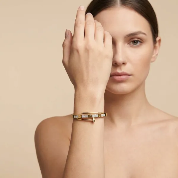 Golden_Crystal_Nail_Bracelet_For_Women
