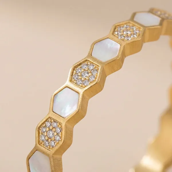 Golden_Crystal_Link_Bracelet_For_Women