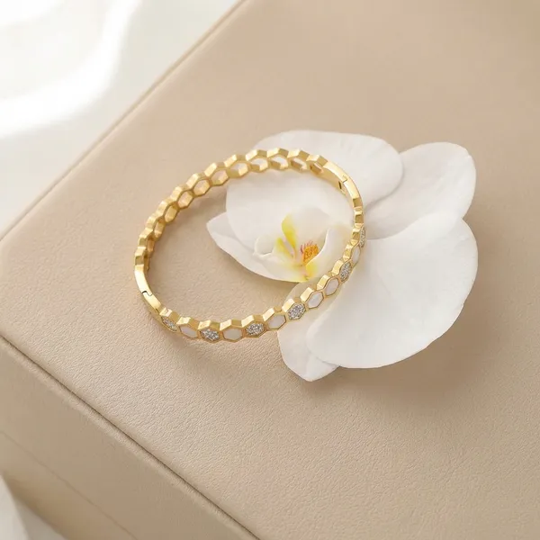 Golden_Crystal_Link_Bracelet_For_Women