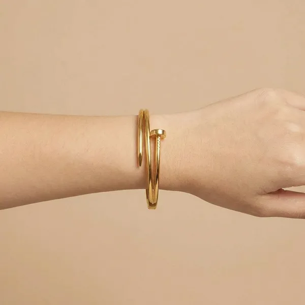 Golden_Golden_Curve_Nail_Bracelet_For_Women