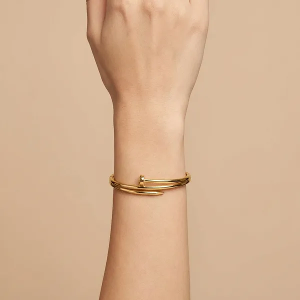 Golden_Golden_Curve_Nail_Bracelet_For_Women