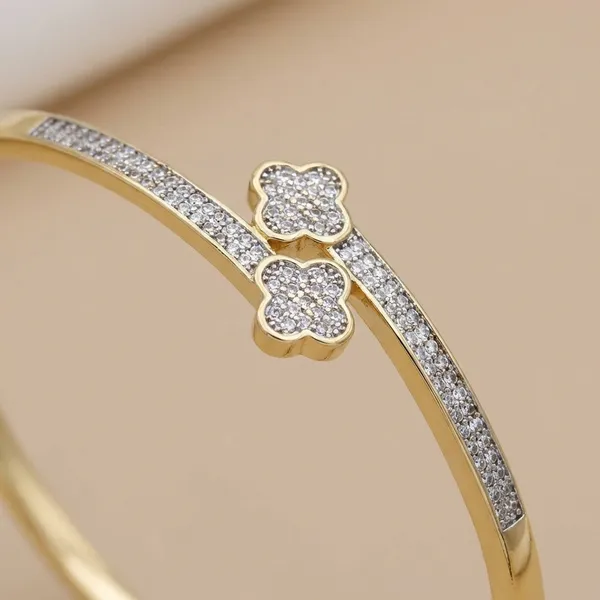 Golden_Twin_Bloom_Bracelet_For_Women