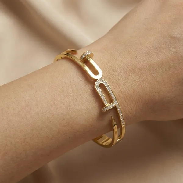 Golden_Infinity_Link_Bracelet_For_Women
