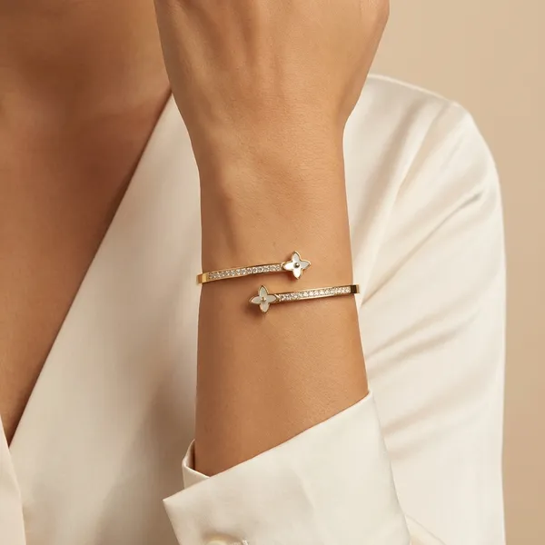 Golden_Blossom_Shine_Bracelet_For_Women