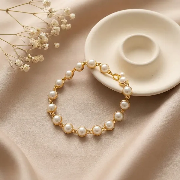 Golden_Luna_Pearl_Bracelet_For_Women