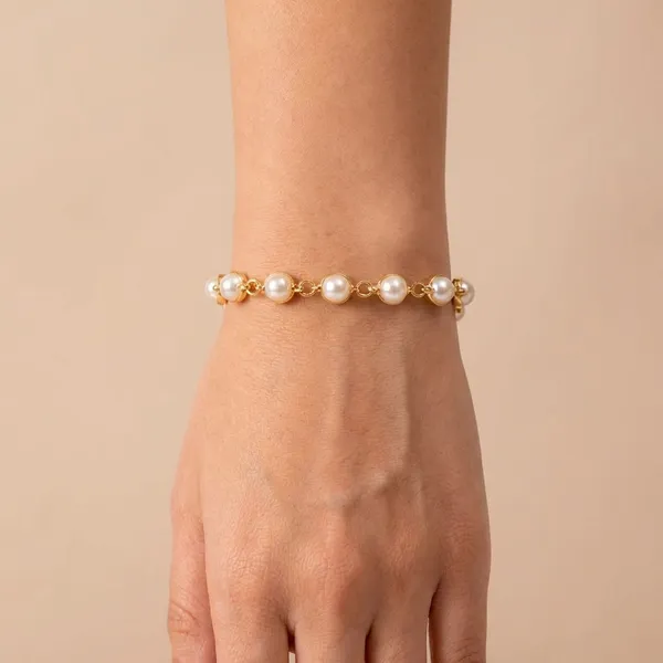 Golden_Luna_Pearl_Bracelet_For_Women