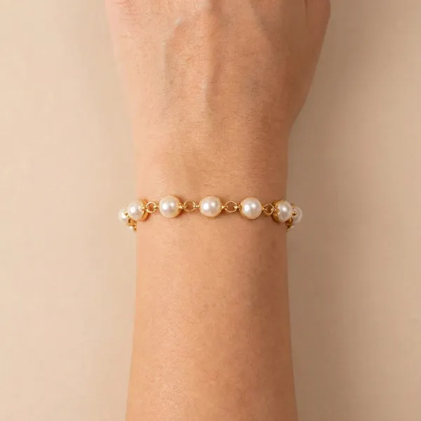 Golden_Luna_Pearl_Bracelet_For_Women