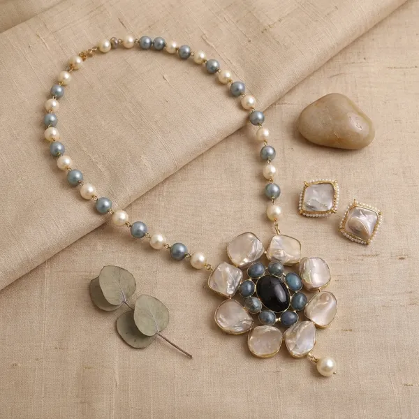 Golden_Noor_Navy_Blue_Agate_Pearl_Statement_Necklace_Set_For_Women