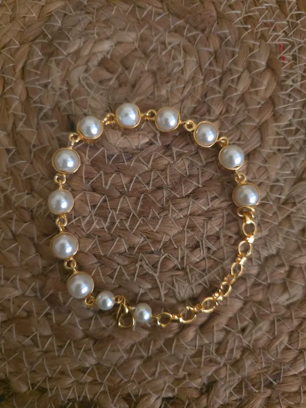 Golden_Luna_Pearl_Bracelet_For_Women