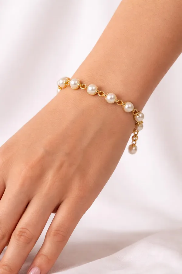 Golden_Luna_Pearl_Bracelet_For_Women