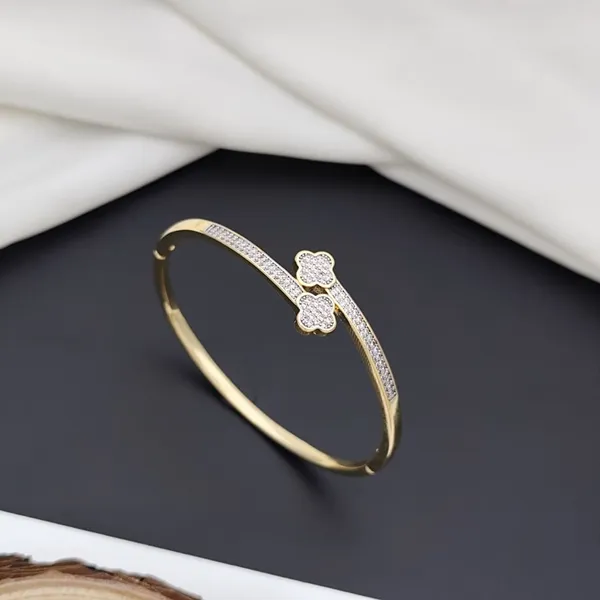Golden_Twin_Bloom_Bracelet_For_Women