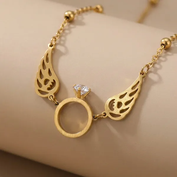 Golden_Wings_Grace_Chain_Pendant_For_Women