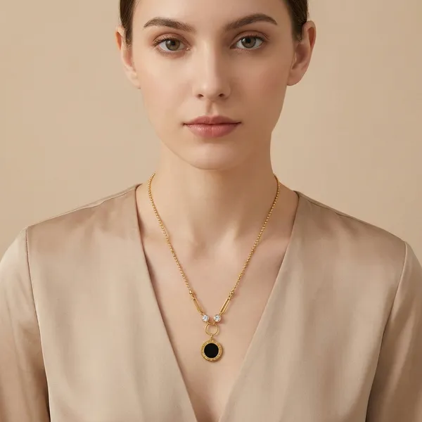 Golden_Roma_Luxe_Pendant_Chain_For_Women