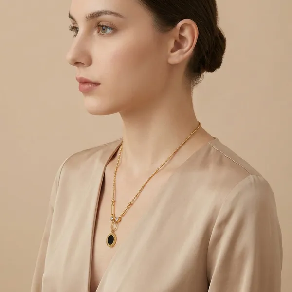 Golden_Roma_Luxe_Pendant_Chain_For_Women