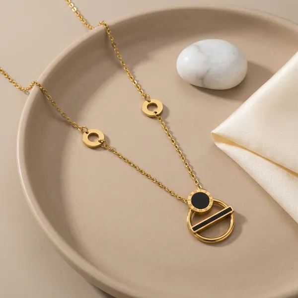 Golden_Blooming_Beauty_Chain_Pendant_For_Women