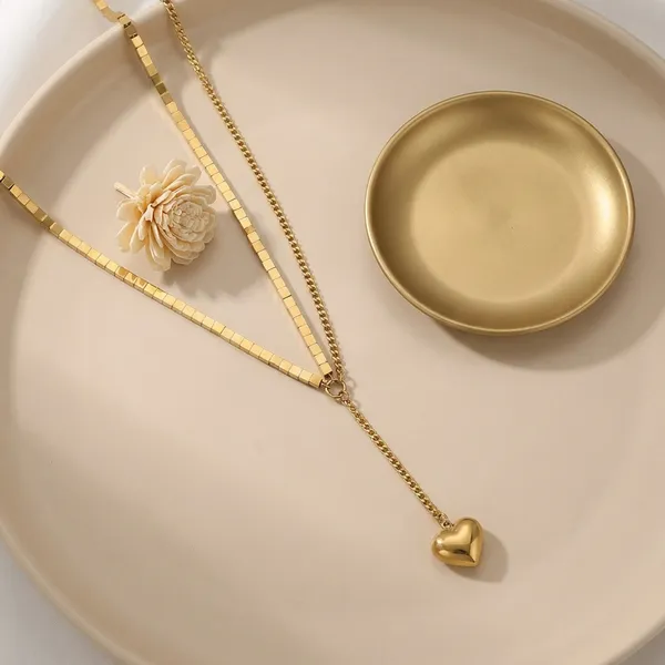 Golden_Golden_Heart_Chain_Pendant_For_Women