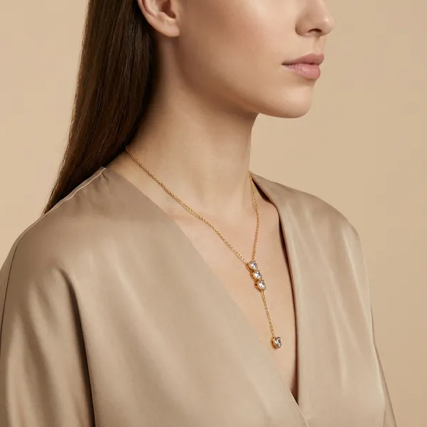Golden_Dazzling_Diamond_Heart_Chain_Pendant_For_Women