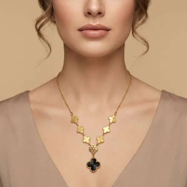 Golden_Flower_Clove_Chain_Pendant_For_Women