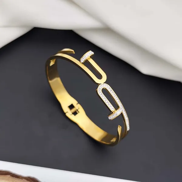 Golden_Infinity_Link_Bracelet_For_Women
