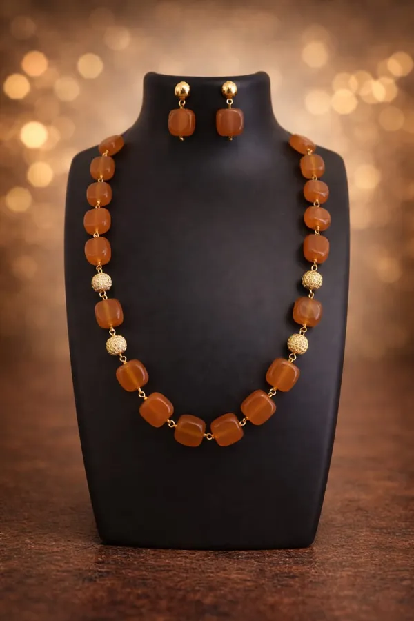 Golden_Amber_Agate_&_Ad_Ball_Necklace_Set_For_Women