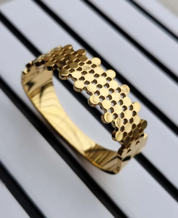 Golden_Honeycomb_Bracelet_For_Women