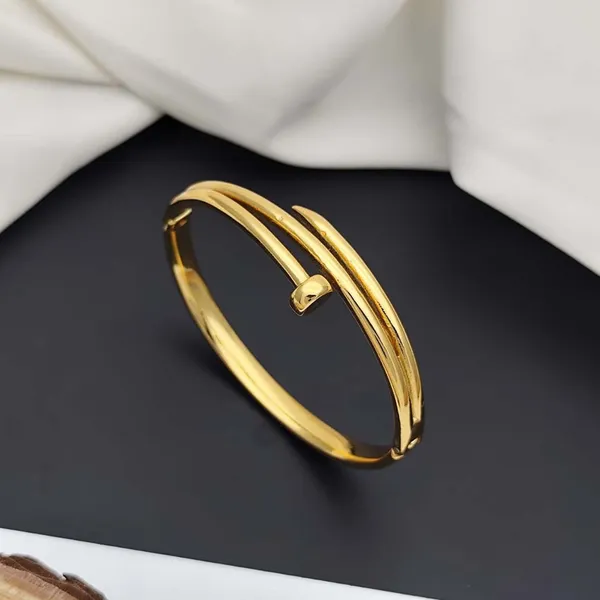 Golden_Golden_Curve_Nail_Bracelet_For_Women
