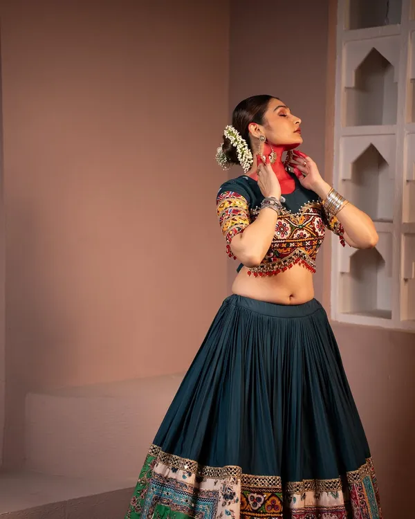 DARK_GREEN__DESIGNER_REAL_MIRROR_WORK_LEHNGA_,_BLOUSE_WITH_DUPATTA_NAVRATRI_COLLECTION_