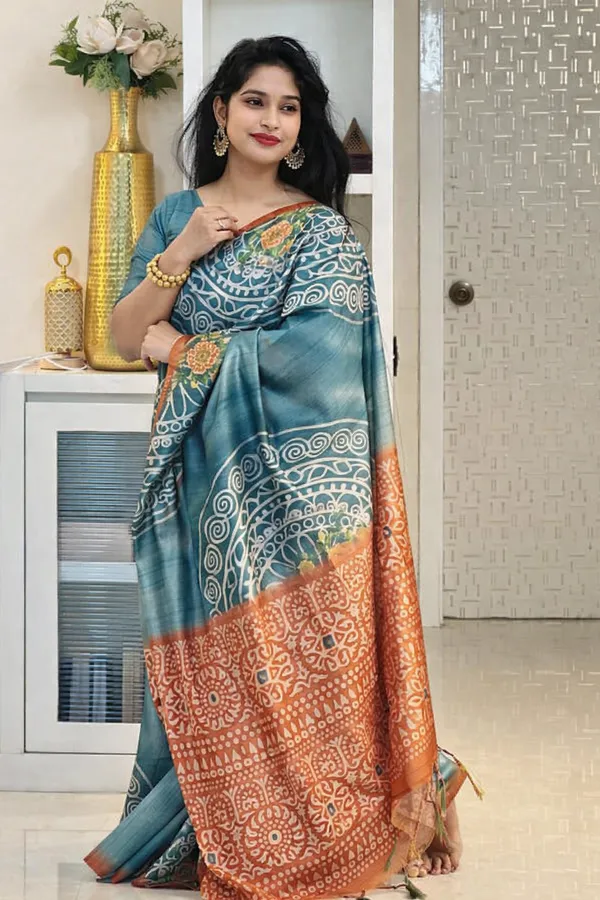 Grey_Tussar_Silk_Digital_Print_Saree_For_Women