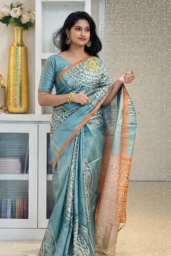 Grey_Tussar_Silk_Digital_Print_Saree_For_Women