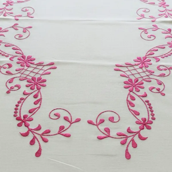4_Seater_White_Cotton_Embroidered_Diamond_Table_Cloth
