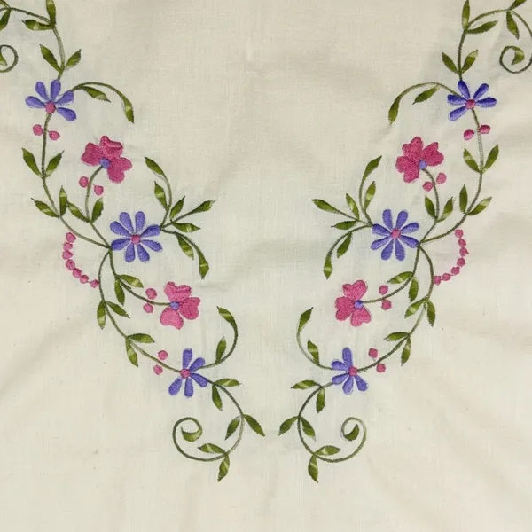 4_Seater_Cream_Cotton_Embroidered_Sunehri_Table_Cloth