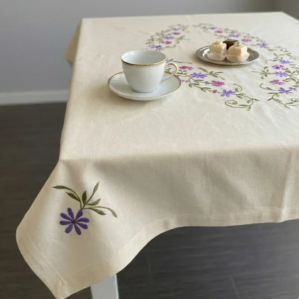 4_Seater_Cream_Cotton_Embroidered_Sunehri_Table_Cloth