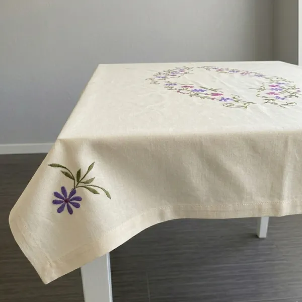 4_Seater_Cream_Cotton_Embroidered_Sunehri_Table_Cloth