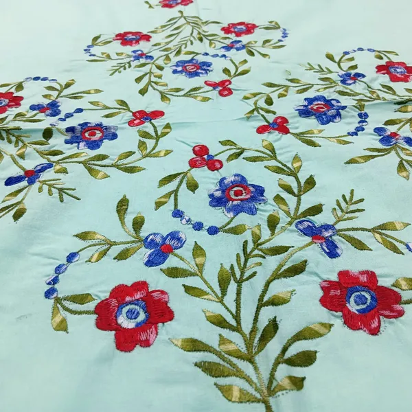 4_Seater_Sea_Green_Cotton_Embroidered_Table_Cloth