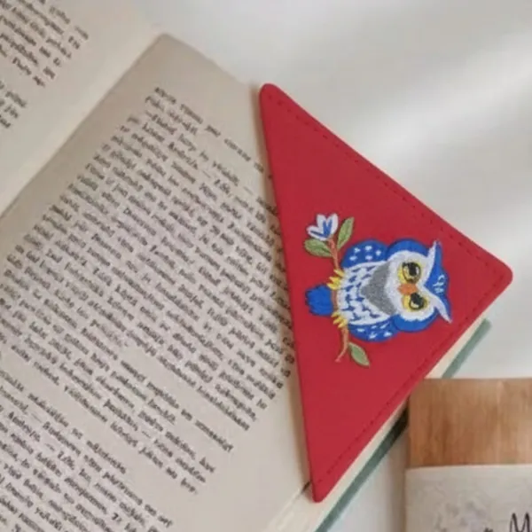 Pack_Of_1_Red_Cotton_Embroidered_Owl_Bookmark_Bookmark