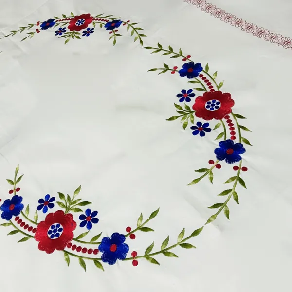 4_Seater_White_Cotton_Embroidered_Gehna_Table_Cloth