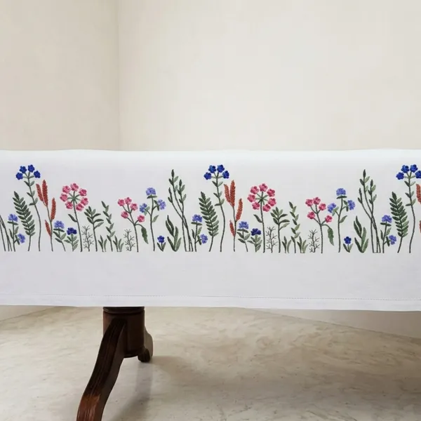 6_Seater_White_Cotton_Embroidered_Garden_Table_Cloth