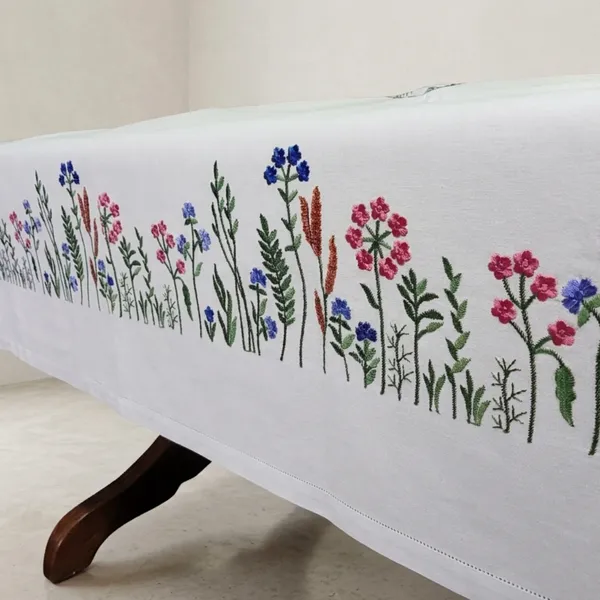 6_Seater_White_Cotton_Embroidered_Garden_Table_Cloth
